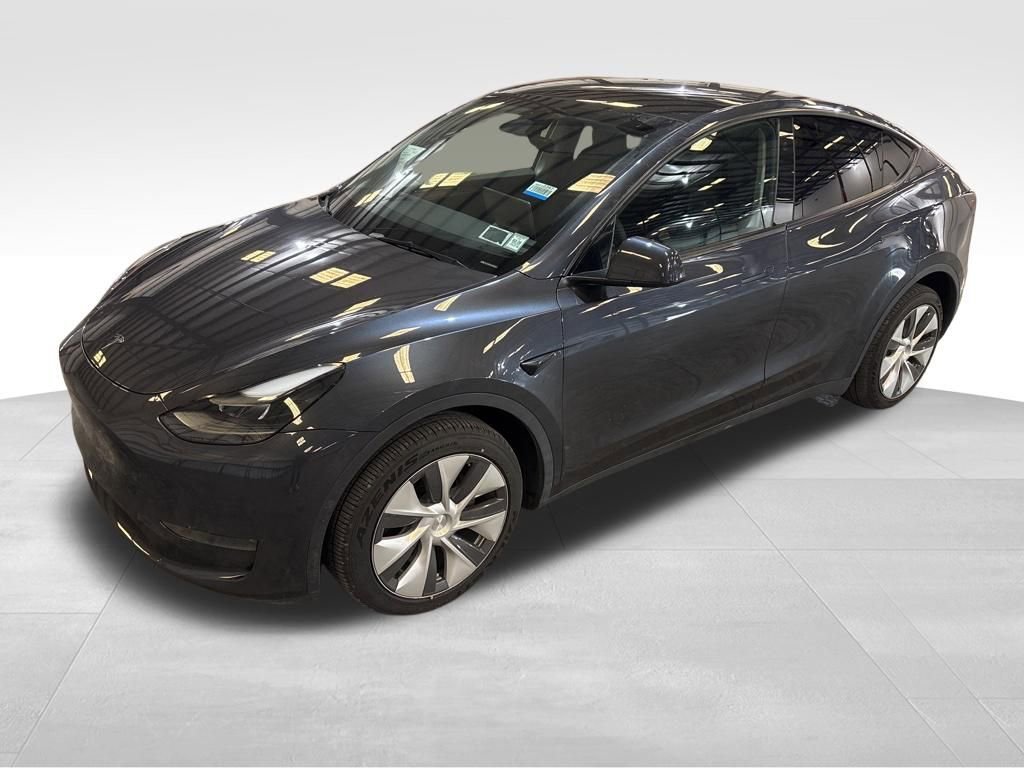 Used 2024 Tesla Model Y Long Range image 9