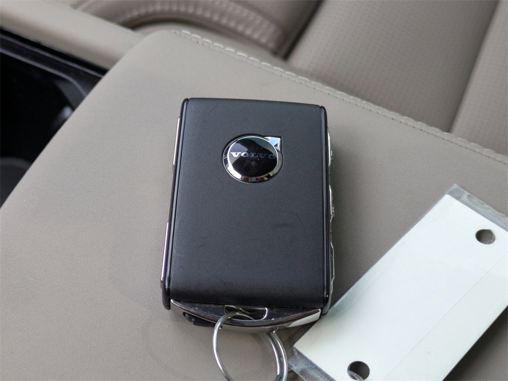 Used 2026 Volvo XC90 B6 Ultra w/ Lounge Package image 44