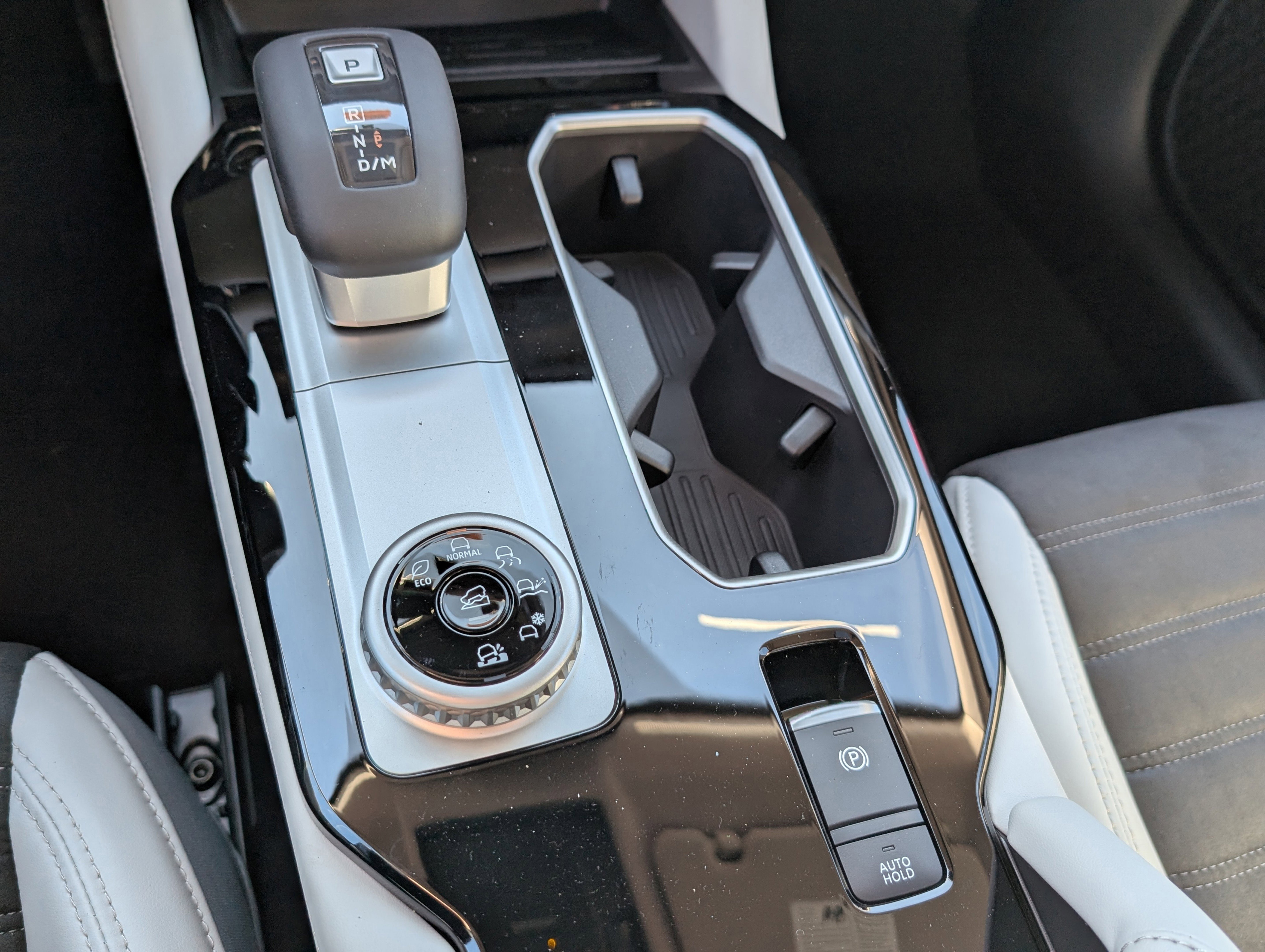 New 2025 Mitsubishi Outlander SE image 25