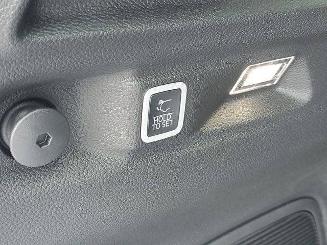 New 2026 Jeep Grand Cherokee L Limited w/ Limited Altitude Package AWD/4WD image 9