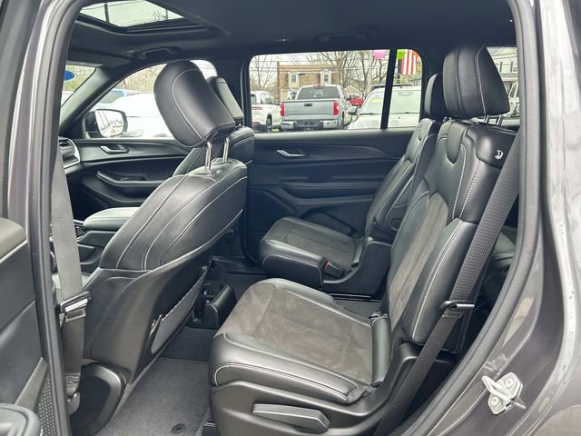 Used 2023 Jeep Grand Cherokee L Laredo AWD/4WD image 14