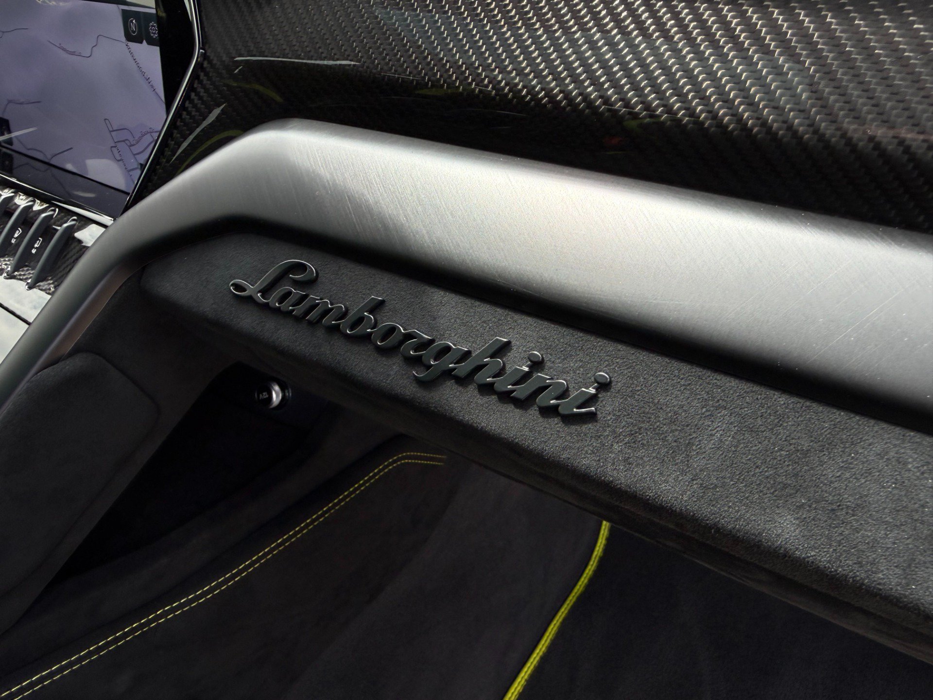 Used 2023 Lamborghini Urus Performante AWD/4WD image 23