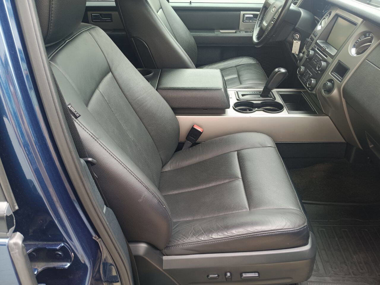 Used 2015 Ford Expedition XLT w/ Equipment Group 202A image 9