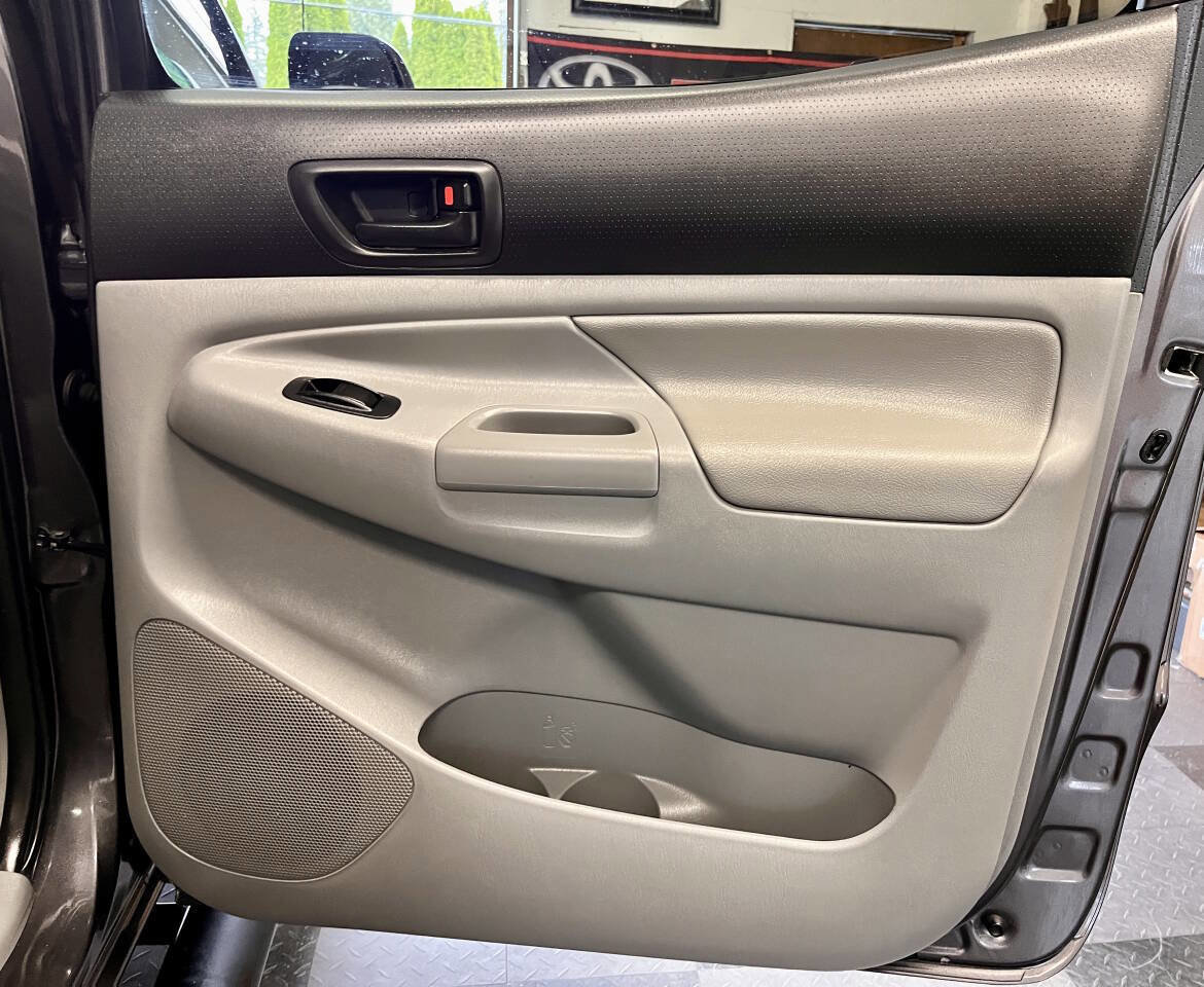 Used 2012 Toyota Tacoma PreRunner w/ SR5 Pkg RWD image 23