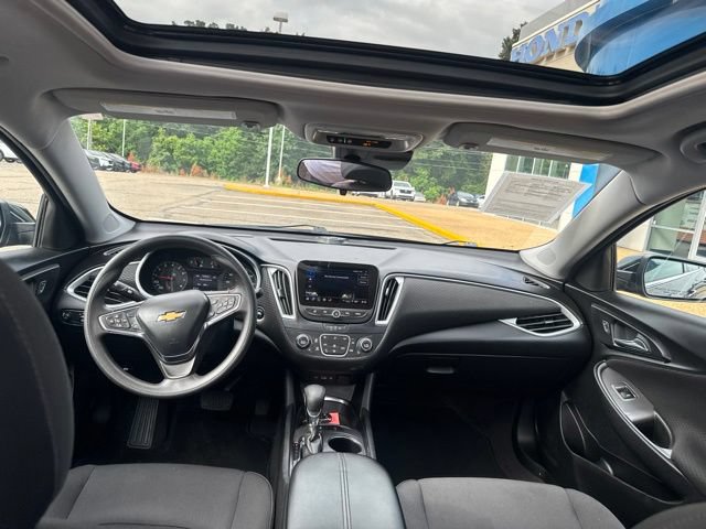 Used 2024 Chevrolet Malibu LT FWD image 5