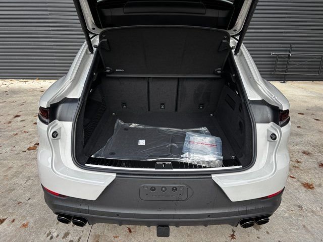 New 2026 Porsche Cayenne Coupe image 27