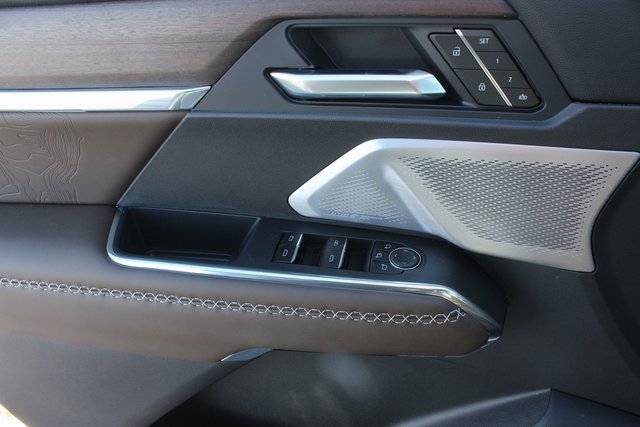 New 2026 GMC Acadia Denali Ultimate w/ LPO, Floor Liner Package image 18