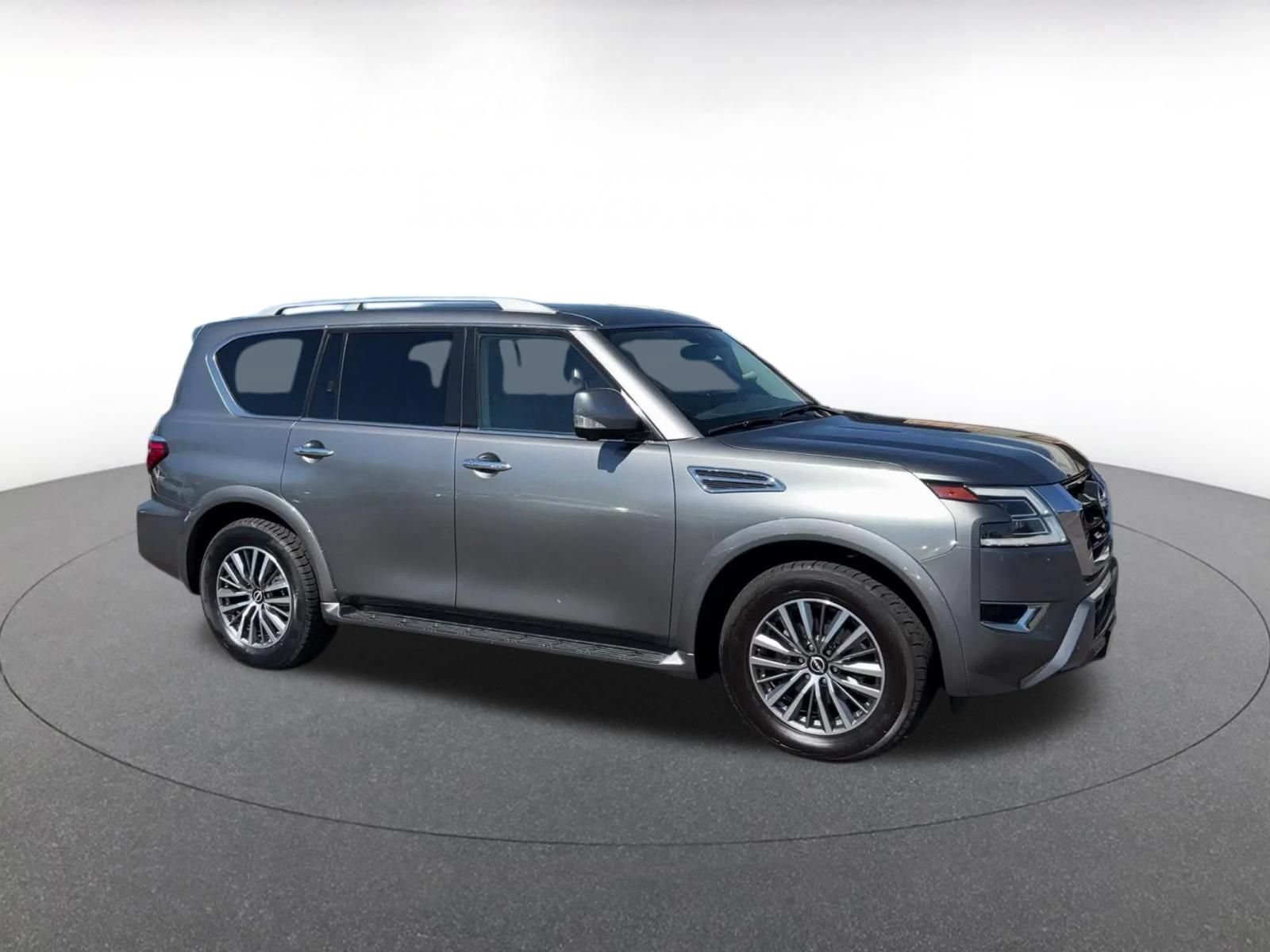 Used 2024 Nissan Armada SL RWD image 2