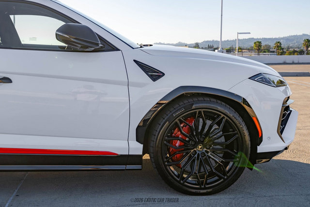 Used 2025 Lamborghini Urus SE AWD/4WD image 11