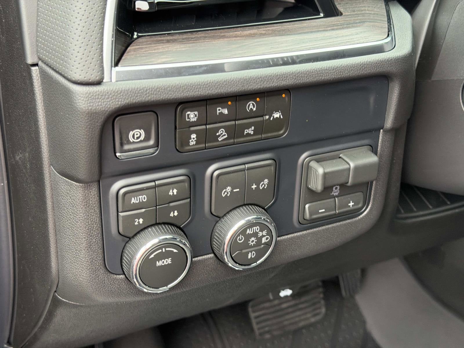 New 2026 Chevrolet Tahoe Premier AWD/4WD image 12