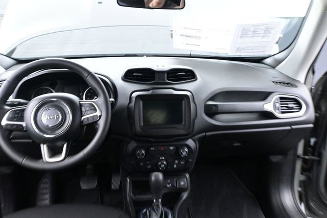 Used 2019 Jeep Renegade Latitude FWD image 24