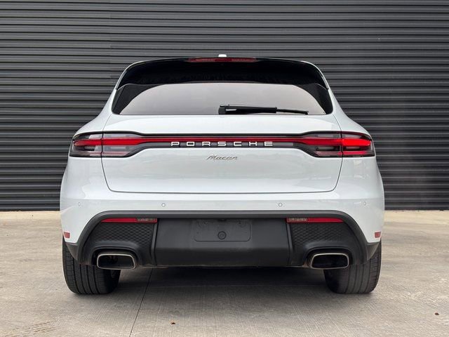 Used 2025 Porsche Macan AWD/4WD image 6