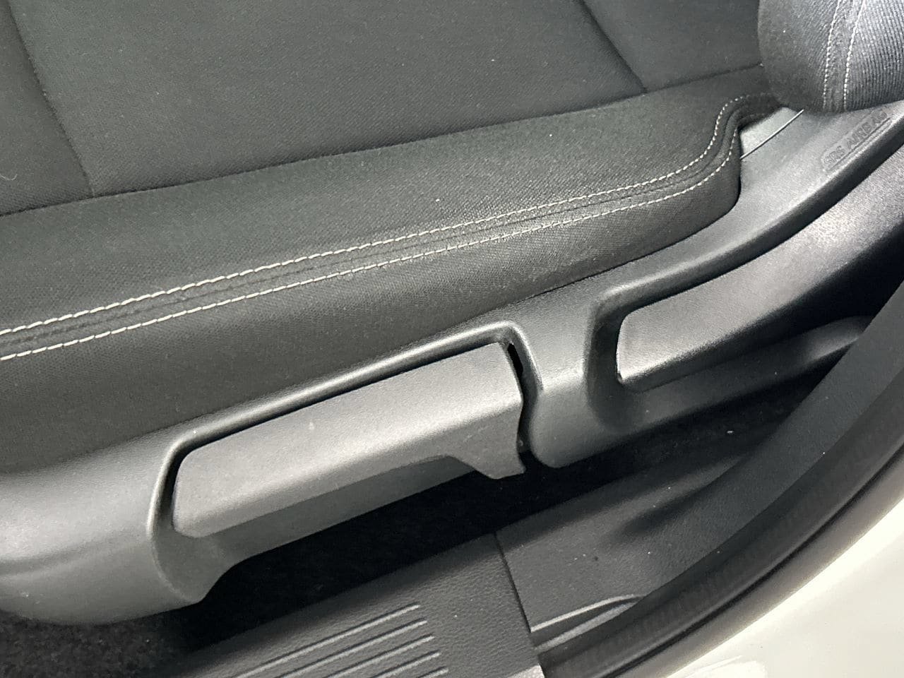 Used 2024 Nissan Rogue S AWD/4WD image 20