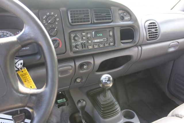 Used 2001 Dodge Ram 2500 Truck ST image 18