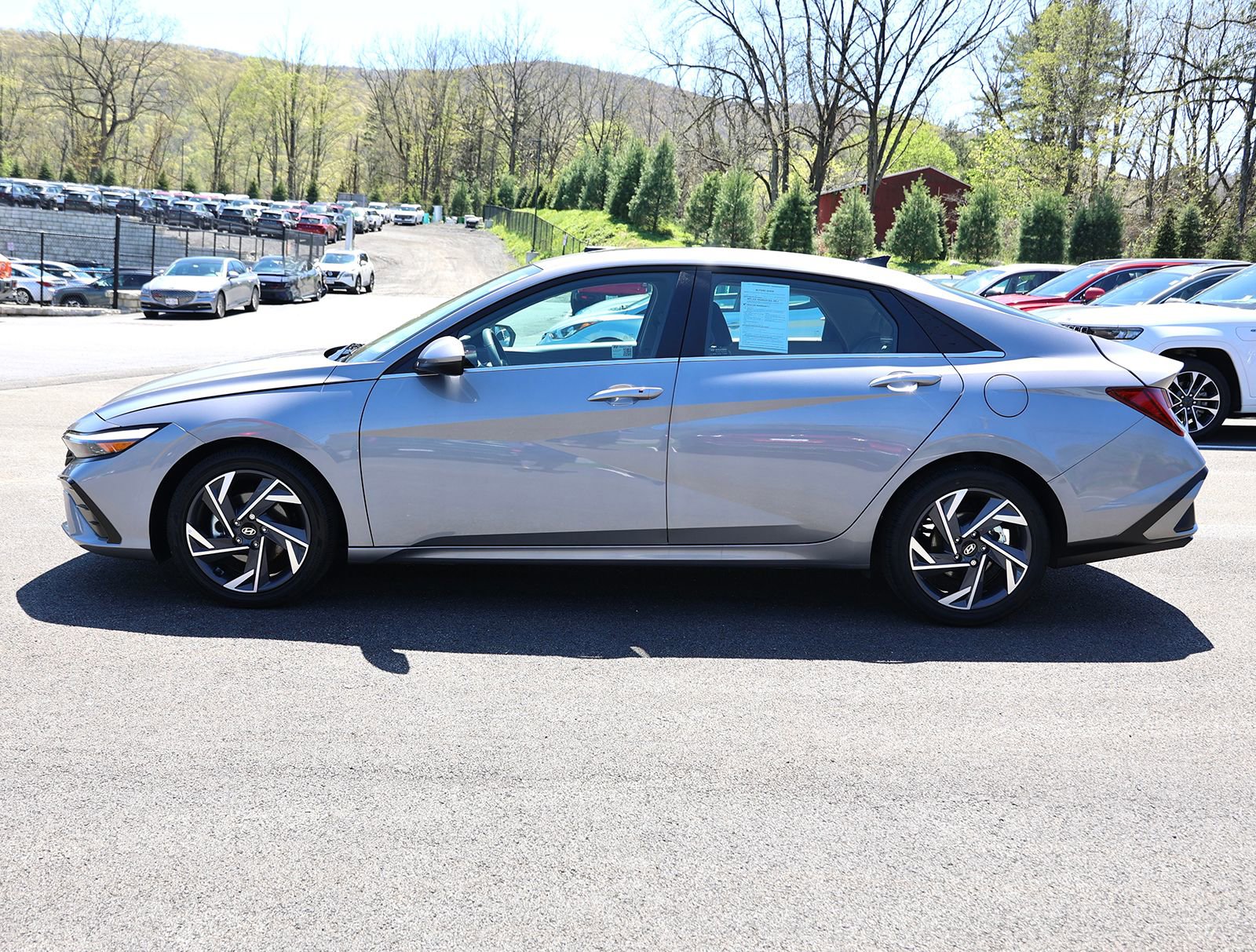 Used 2025 Hyundai Elantra SEL FWD image 4