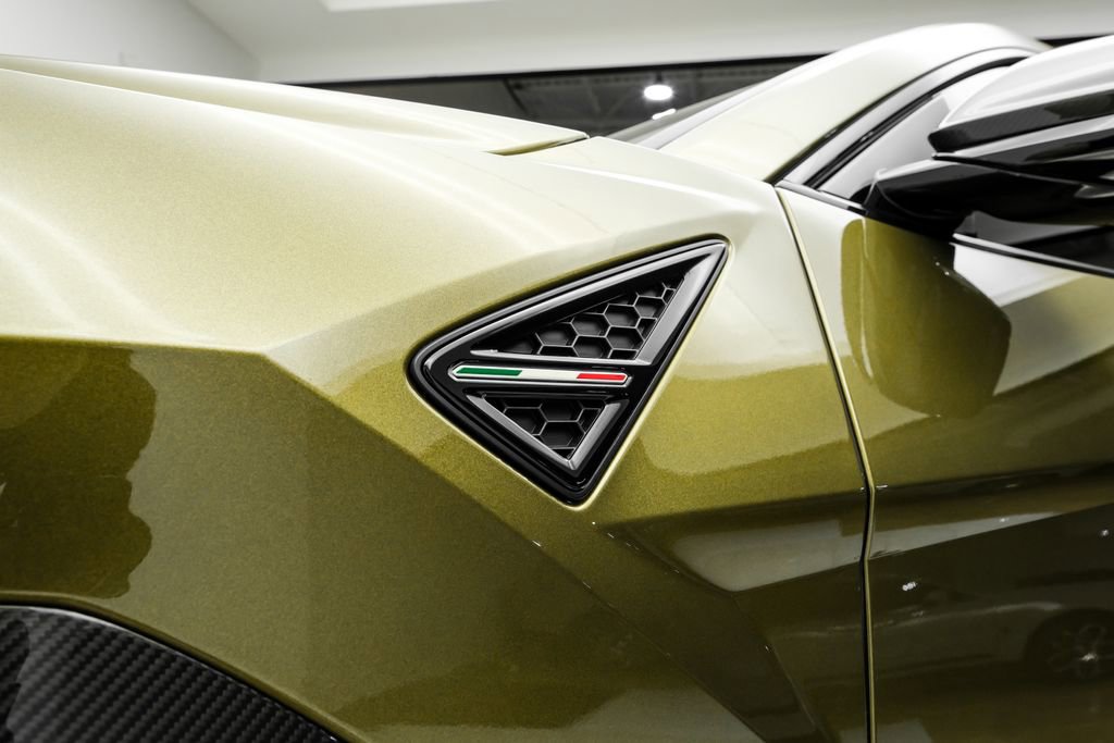 Used 2023 Lamborghini Urus Performante AWD/4WD image 64