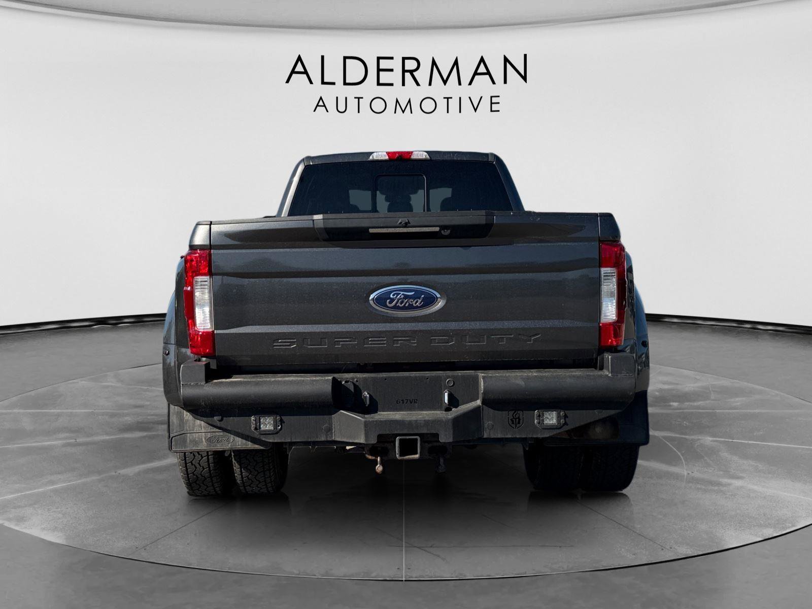 Used 2019 Ford F350 Lariat w/ Lariat Ultimate Package image 4