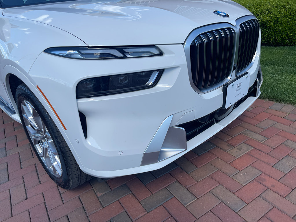 Used 2025 BMW X7 xDrive40i AWD/4WD image 4