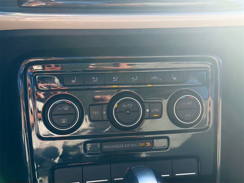 Used 2019 Volkswagen Beetle 2.0T SE image 15