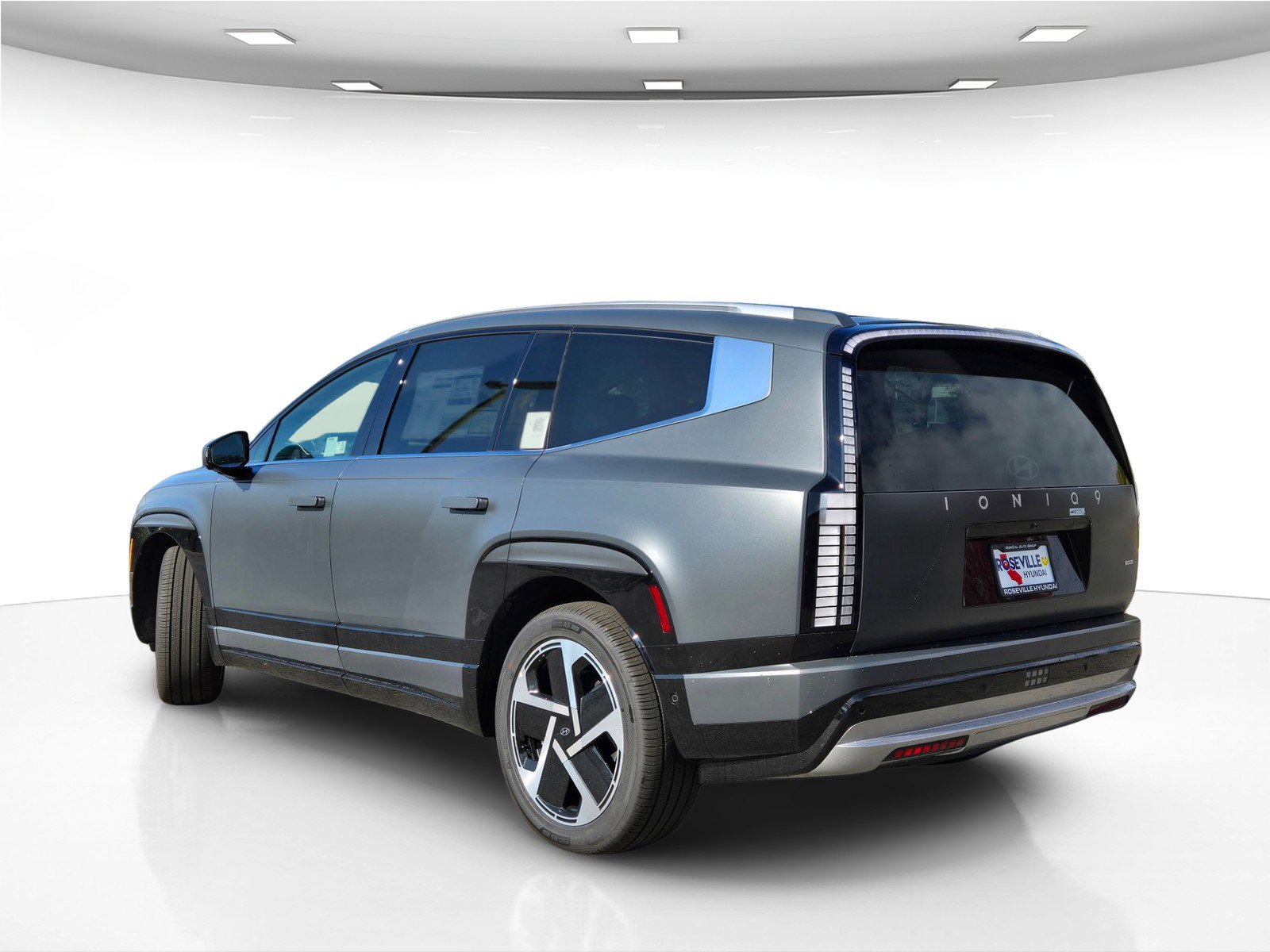 New 2026 Hyundai Ioniq 9 Limited w/ Tow & Go Package image 5