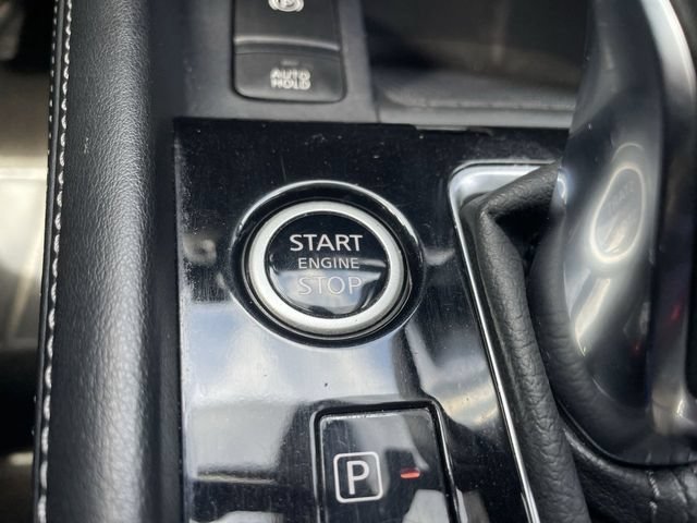 Used 2023 Nissan Kicks SR FWD image 16