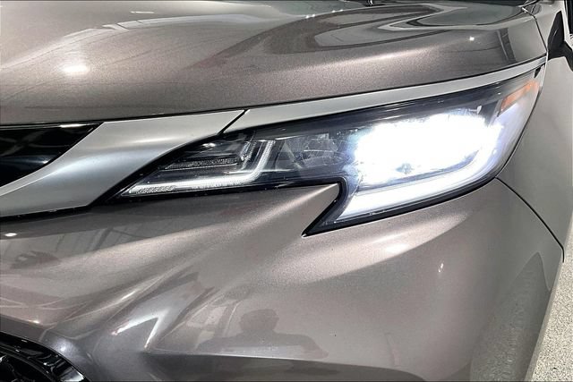Used 2022 Toyota Sienna XSE AWD/4WD image 40