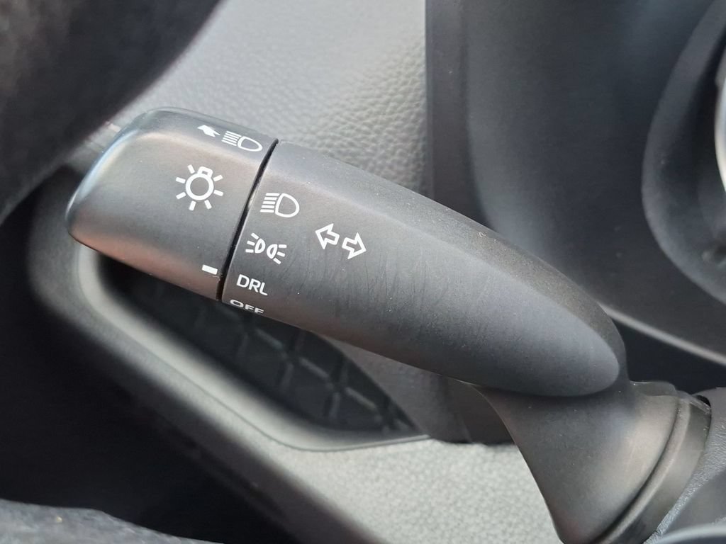 Used 2021 Toyota RAV4 LE AWD/4WD image 20