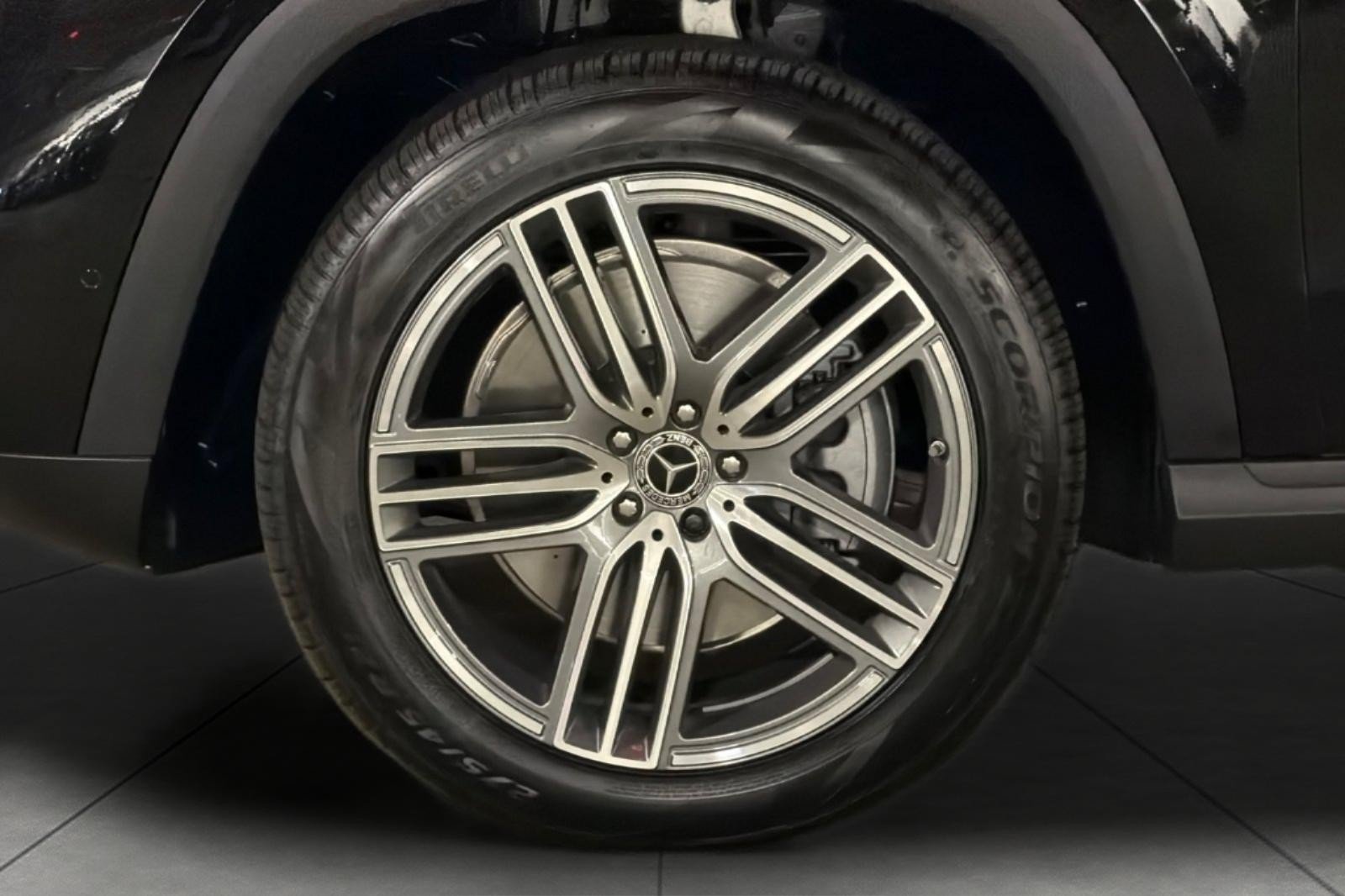 New 2026 Mercedes-Benz GLS 450 4MATIC image 27
