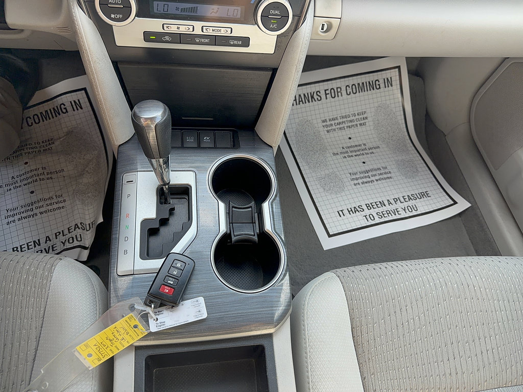 Used 2014 Toyota Camry LE FWD image 10