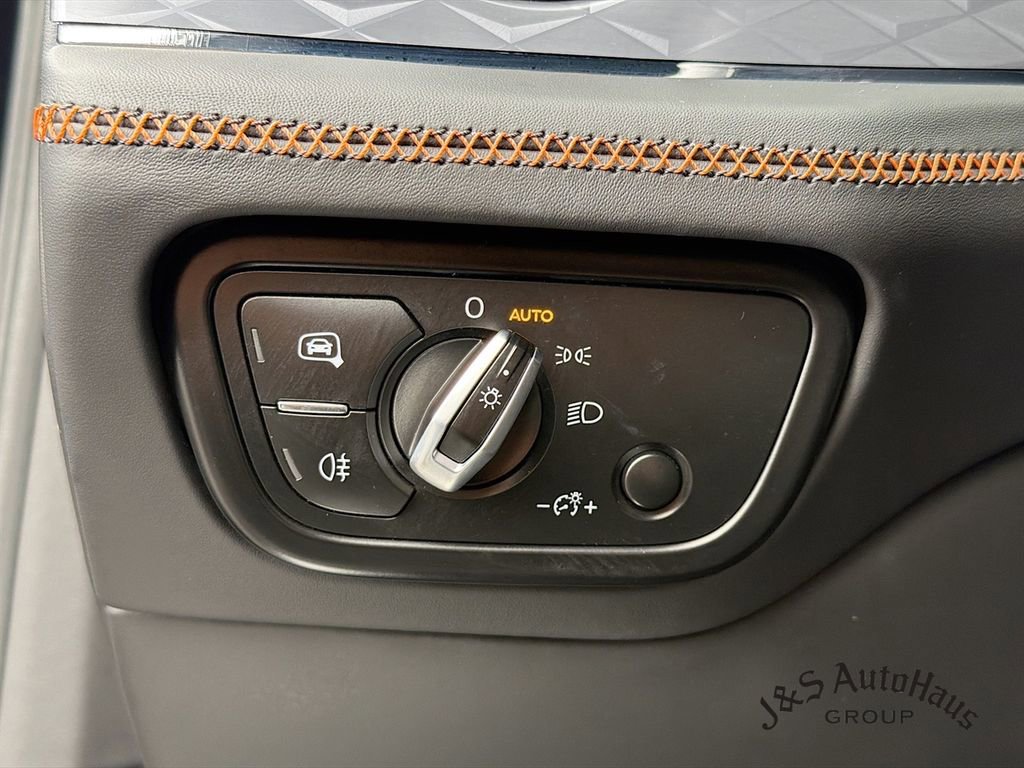 Used 2022 Bentley Bentayga AWD/4WD image 10