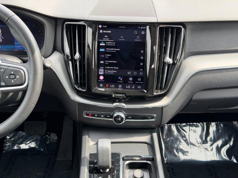 Certified 2023 Volvo XC60 B5 Core AWD/4WD image 14