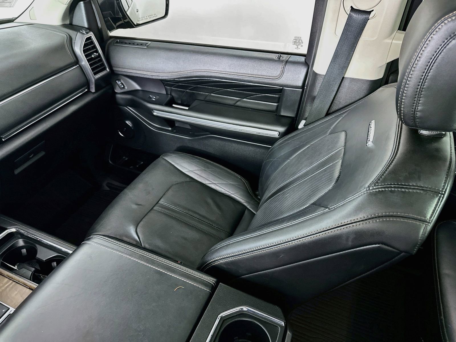 Used 2018 Ford Expedition Platinum AWD/4WD image 25