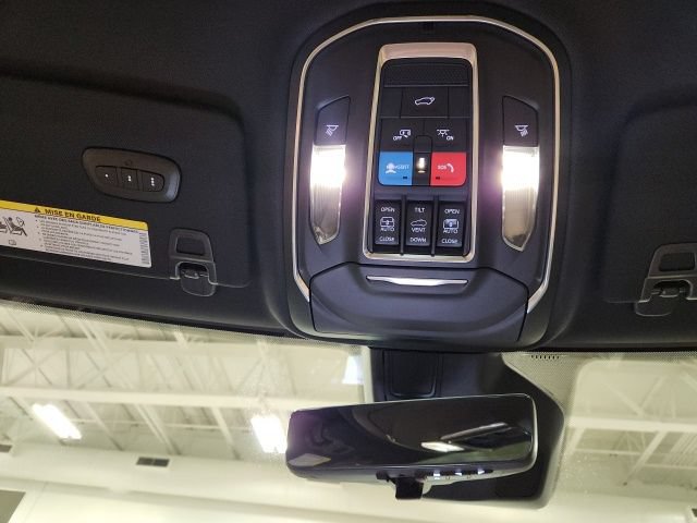Used 2026 Jeep Grand Cherokee Limited w/ Luxury Tech Group II AWD/4WD image 18