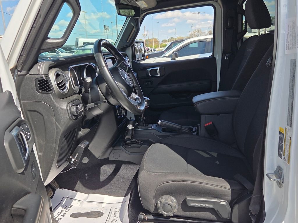 Used 2022 Jeep Wrangler Unlimited Sahara w/ Cold Weather Group image 5