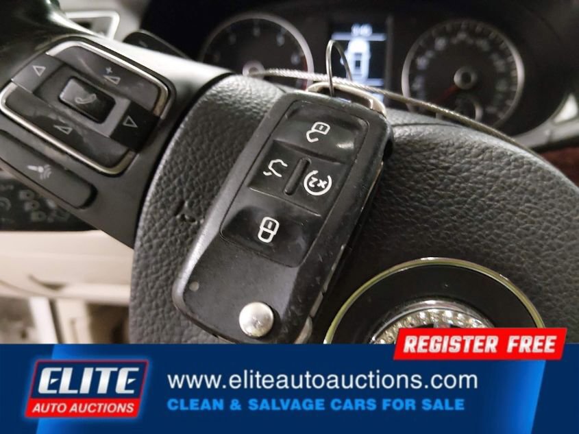 Used 2013 Volkswagen Passat 3.6 SEL Premium image 22