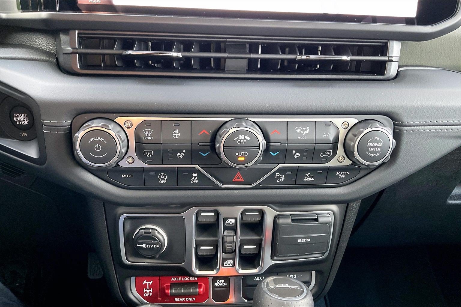 Used 2026 Jeep Gladiator Mojave AWD/4WD image 32