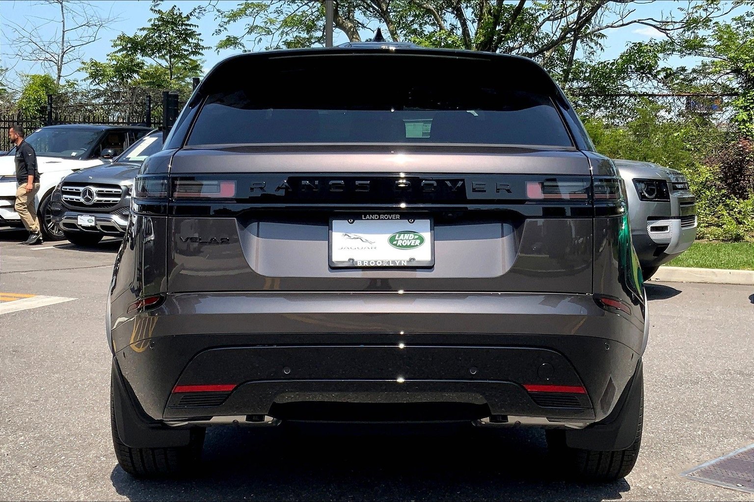 New 2026 Land Rover Range Rover Velar Dynamic SE image 4