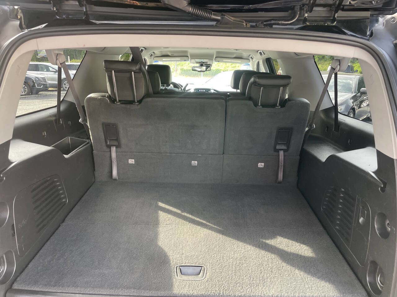 Used 2019 Chevrolet Suburban LT image 8