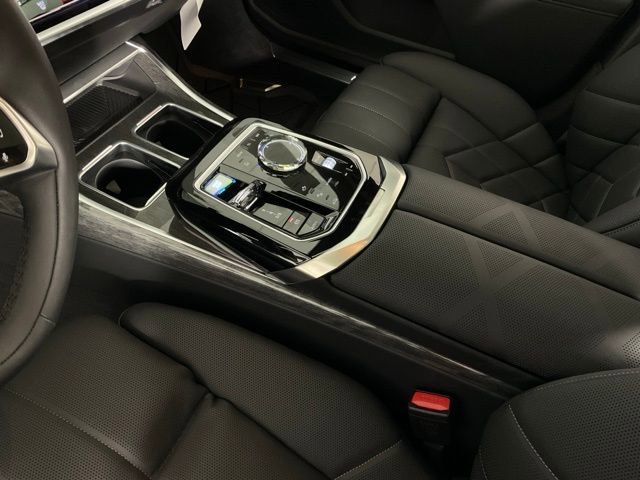 Used 2024 BMW i7 eDrive50 RWD image 21
