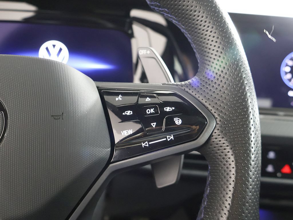 Used 2024 Volkswagen Golf R AWD/4WD image 48