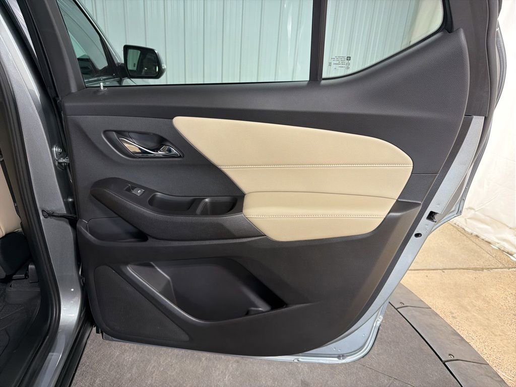 Certified 2023 Chevrolet Traverse LT w/ LPO, Floor Liner Package image 18
