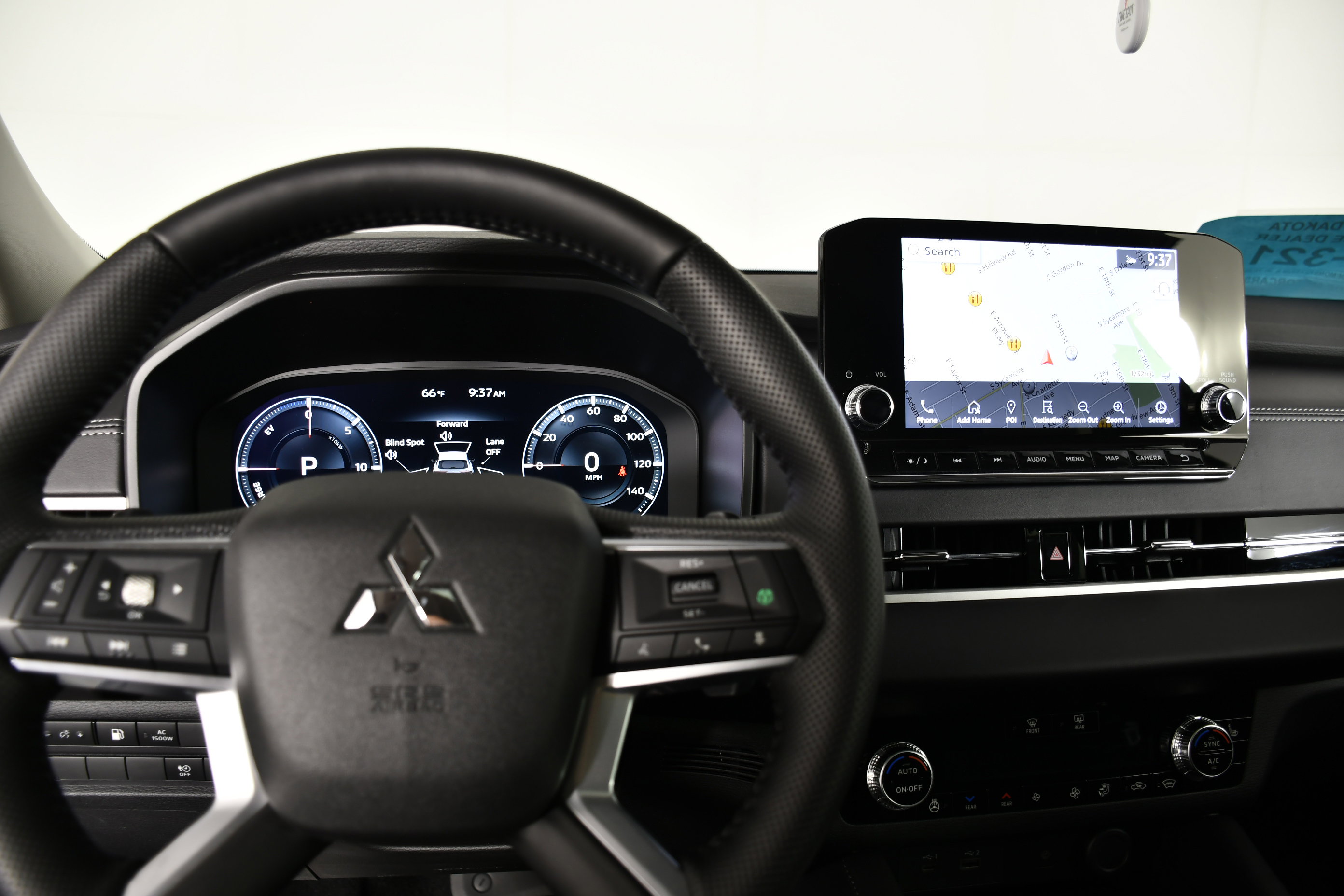 Used 2025 Mitsubishi Outlander SEL image 16