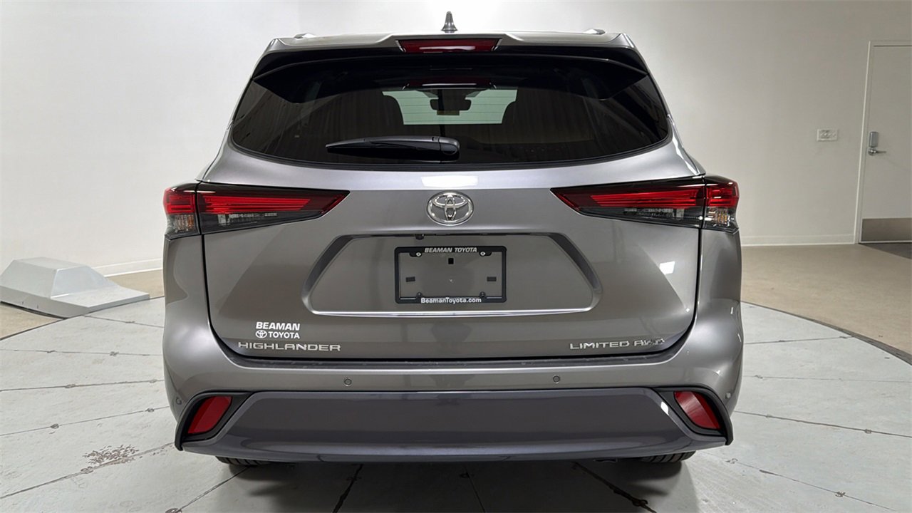 New 2026 Toyota Highlander Limited image 4
