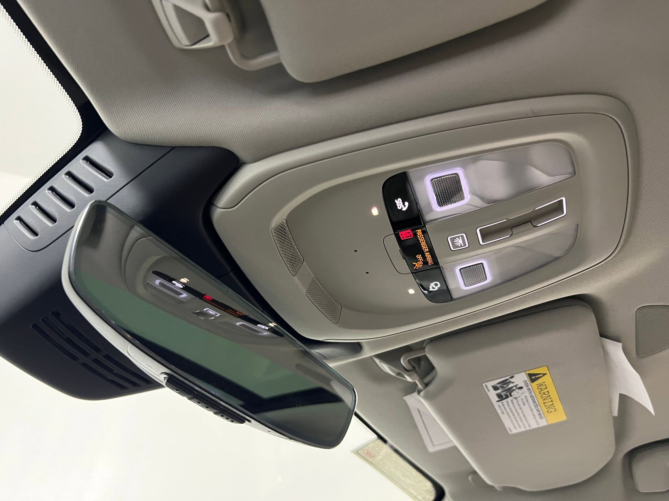 Used 2025 Volvo S90 B6 Plus image 20