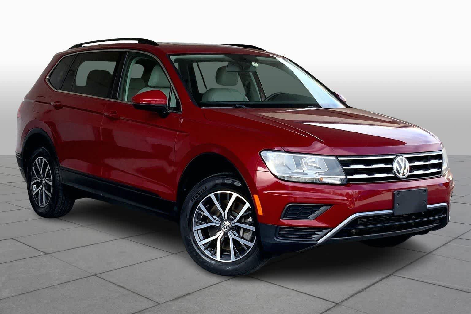 Used 2019 Volkswagen Tiguan SE w/ Panoramic Sunroof Package AWD/4WD image 3