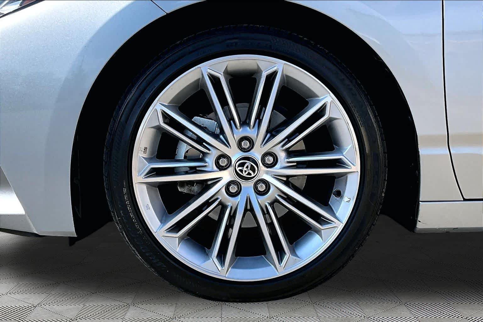 Certified 2021 Toyota Avalon Limited w/ Advanced Safety Package FWD image 11