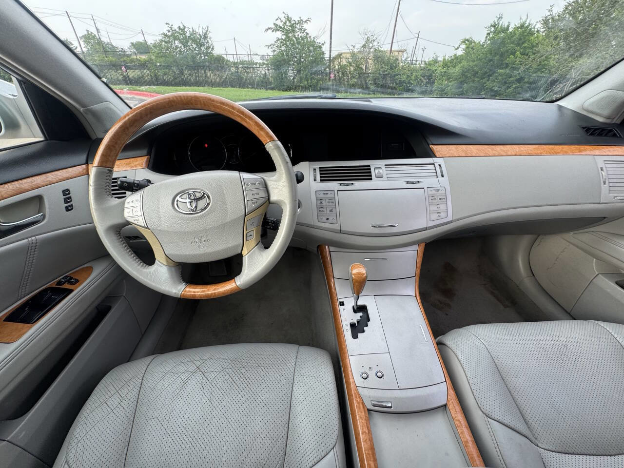 Used 2006 Toyota Avalon Limited FWD image 9