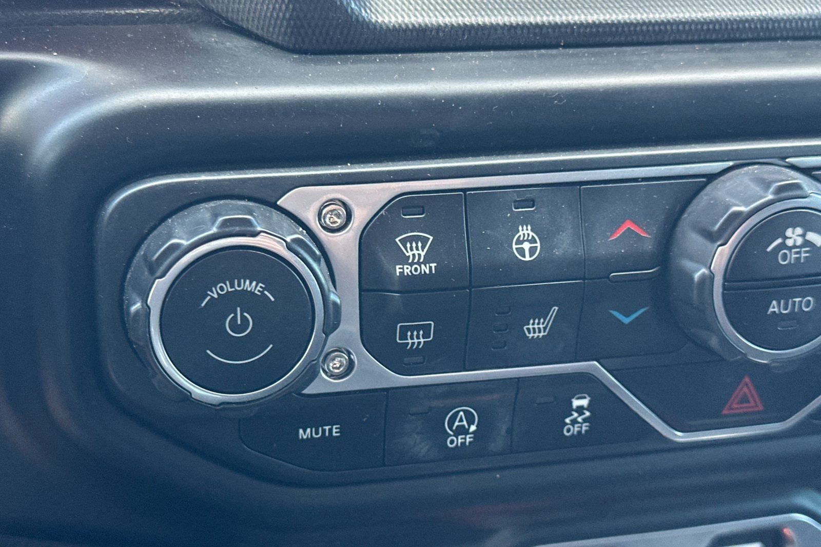 Used 2018 Jeep Wrangler Unlimited Rubicon AWD/4WD image 28