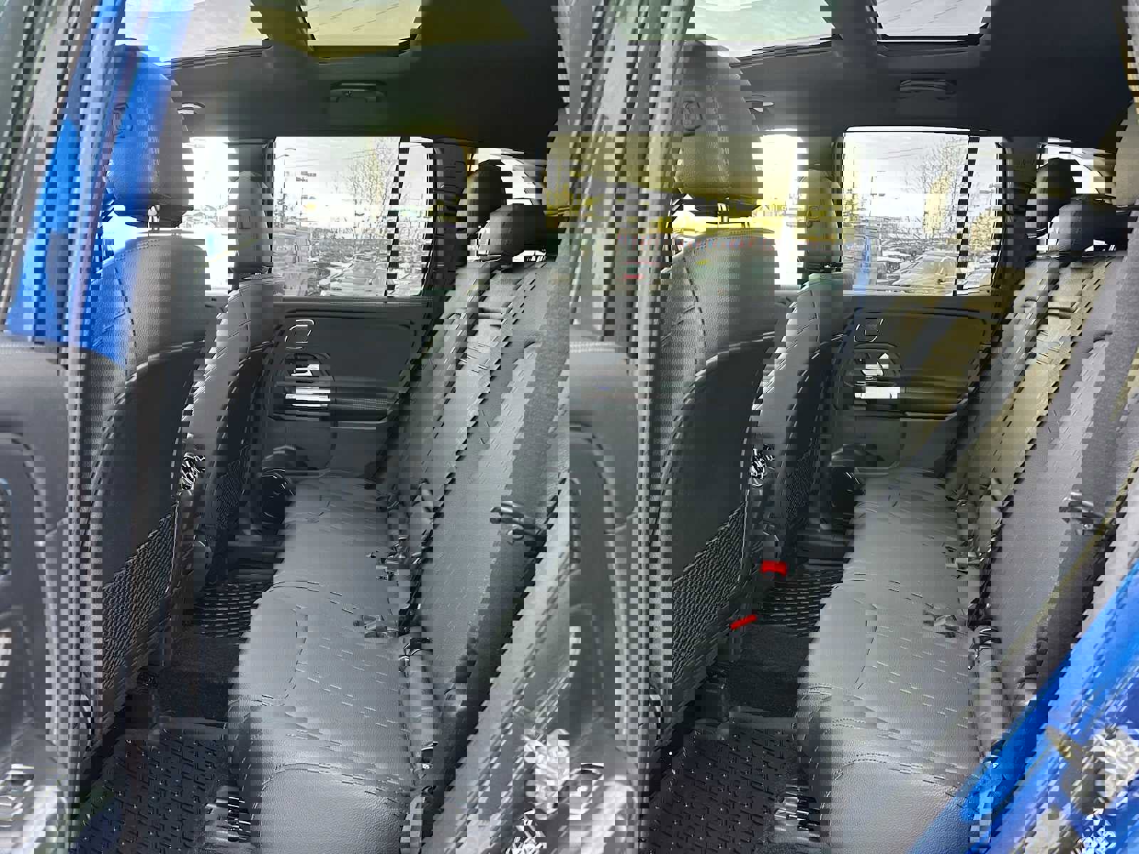 Used 2024 Mercedes-Benz GLB 250 4MATIC image 16