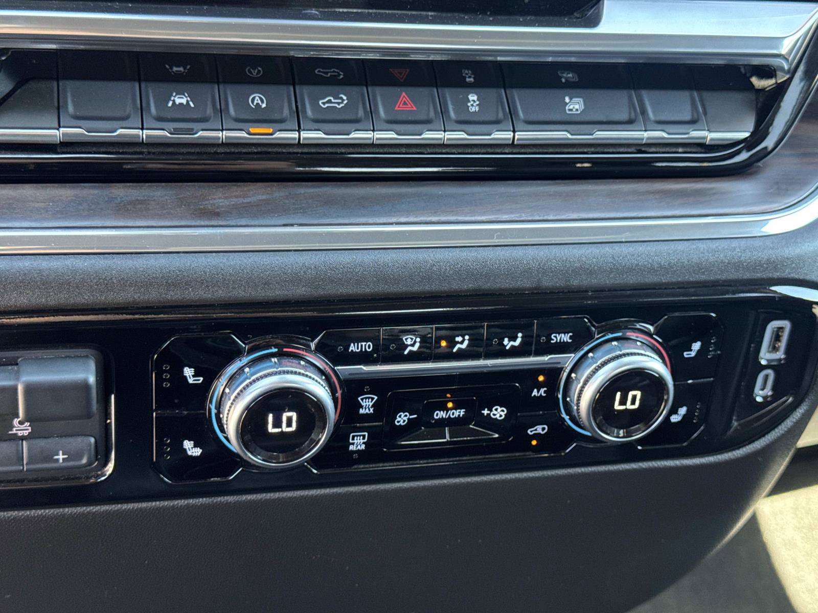 Used 2025 GMC Sierra 1500 SLT image 16